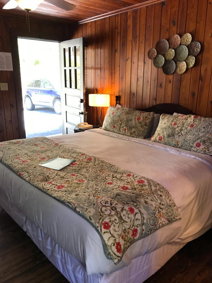 Motel Riverside At 2*